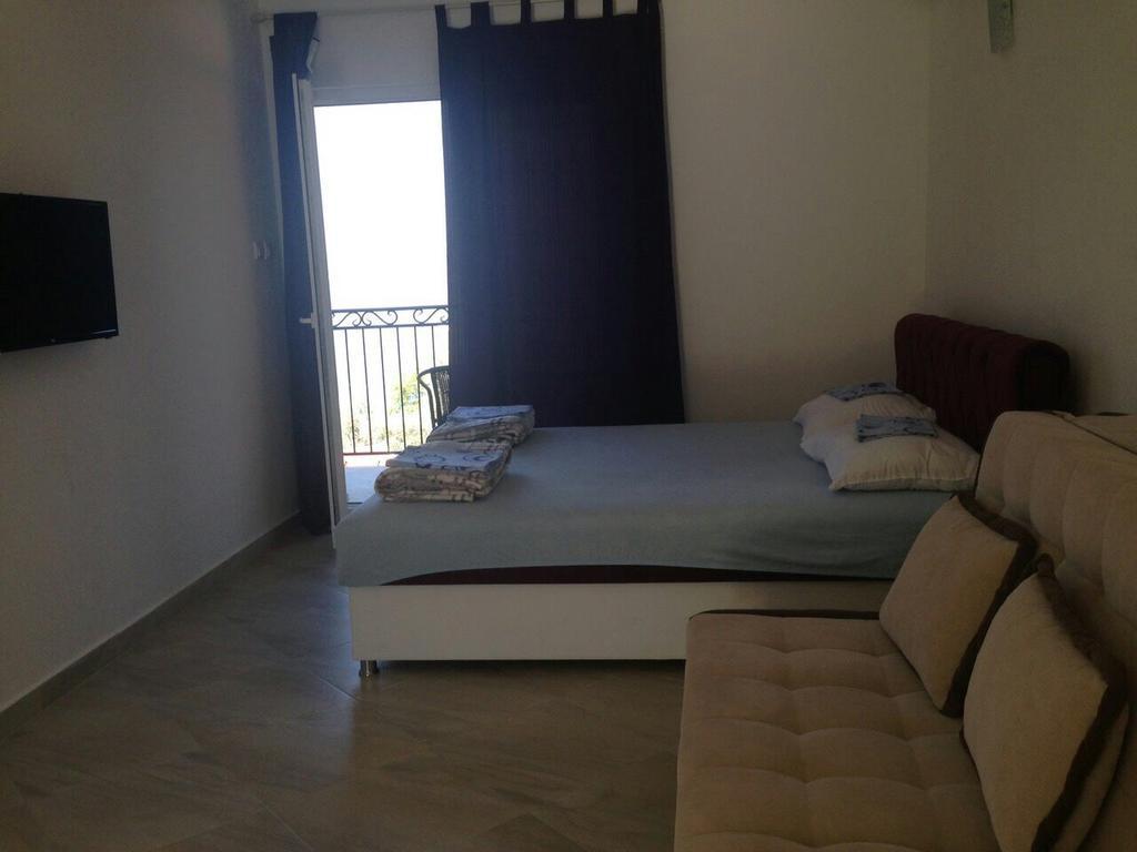 Apartmani Roganovic Lustica Exterior photo