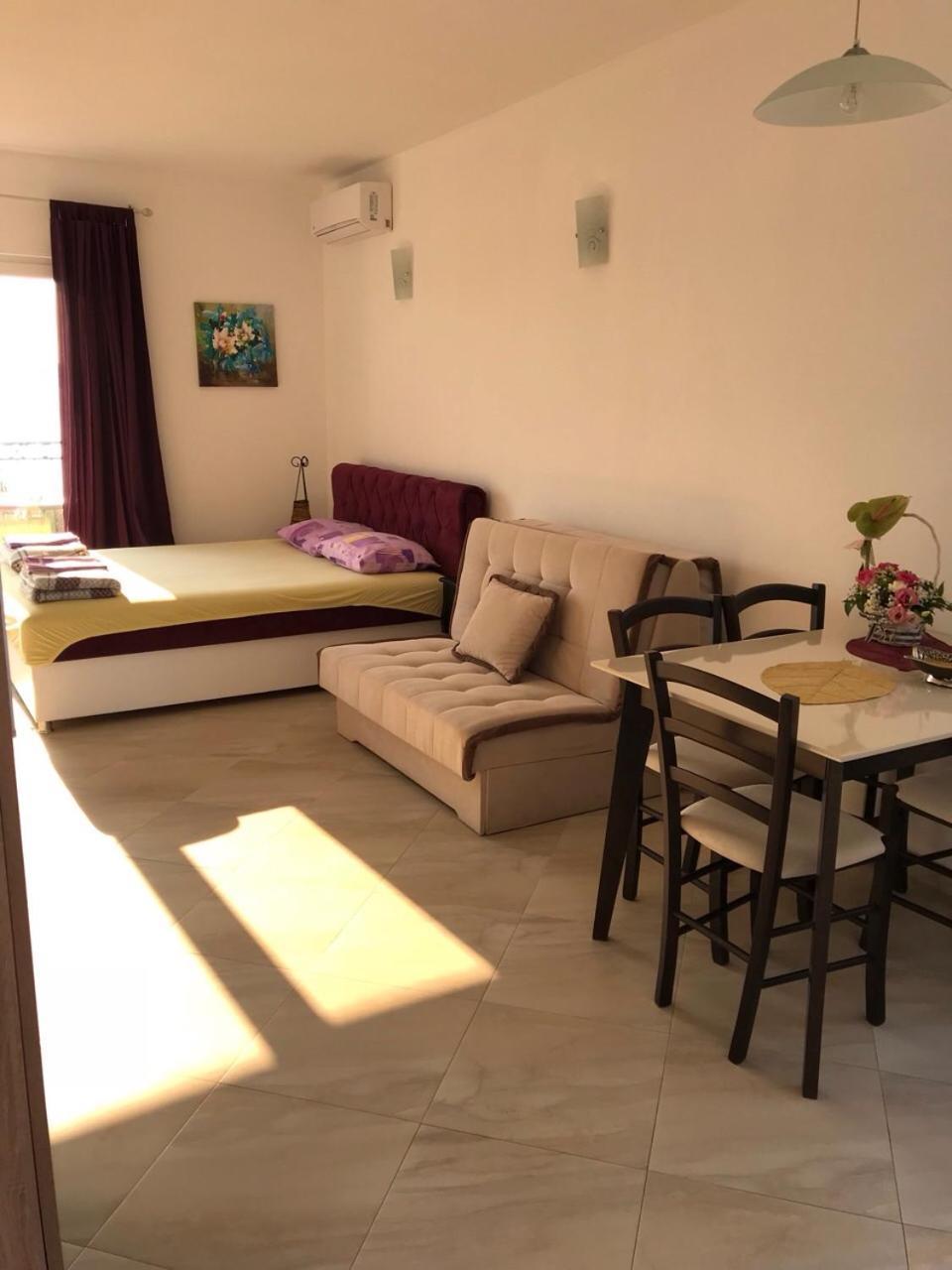 Apartmani Roganovic Lustica Exterior photo